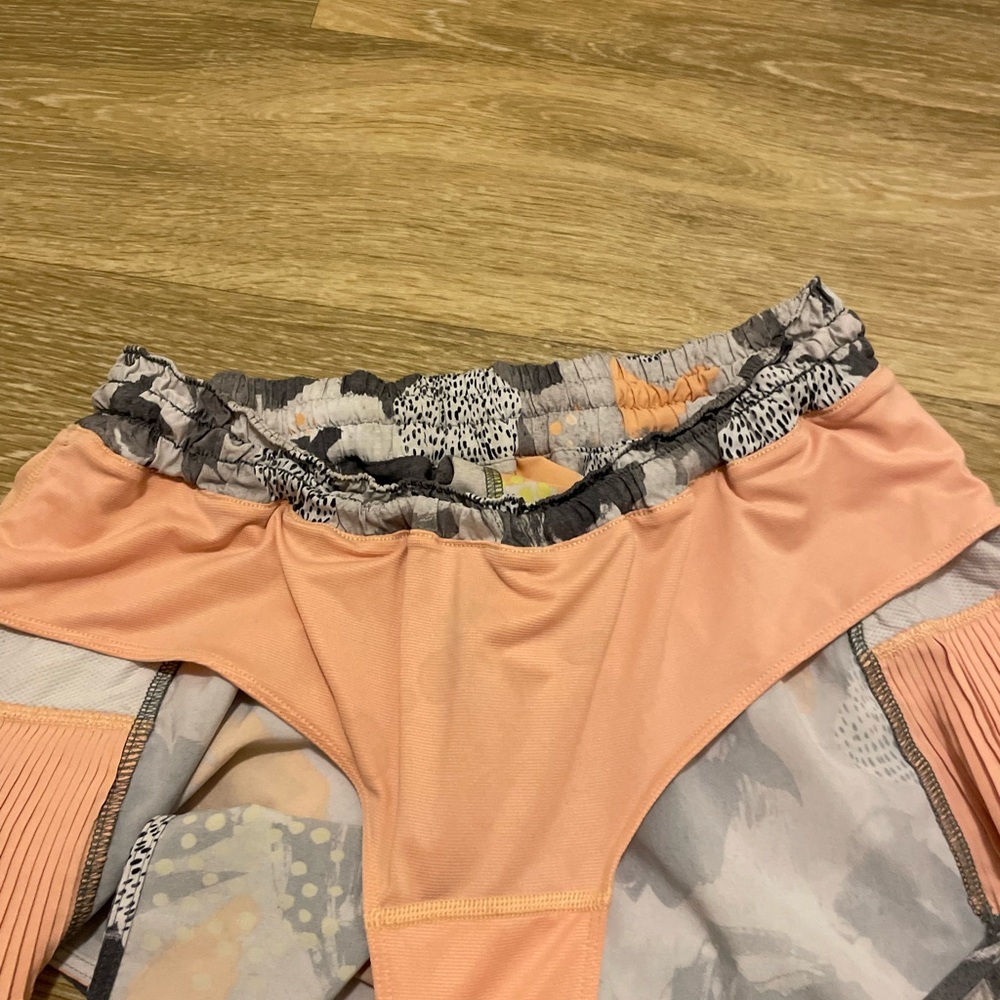 lululemon athletica Abstract Print Athletic Shorts in Peach, Gray, Yellow - Picture 6 of 10
